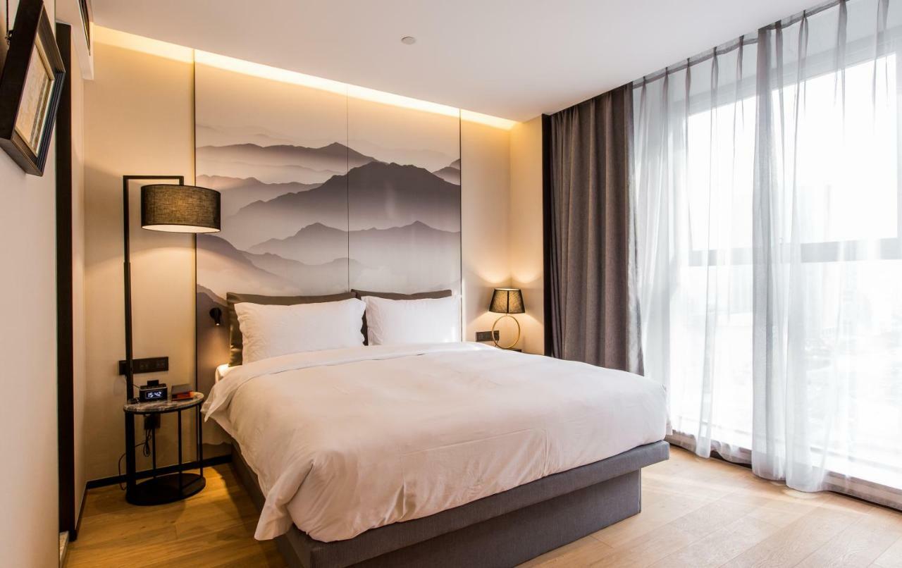 Howard Johnson By Wyndham Life Zhuoyuan Ningbo Esterno foto