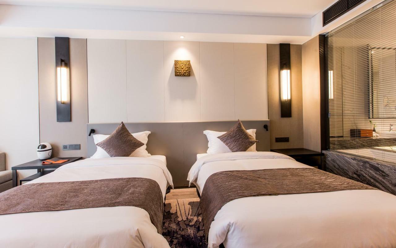 Howard Johnson By Wyndham Life Zhuoyuan Ningbo Esterno foto