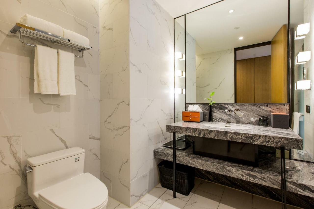 Howard Johnson By Wyndham Life Zhuoyuan Ningbo Esterno foto