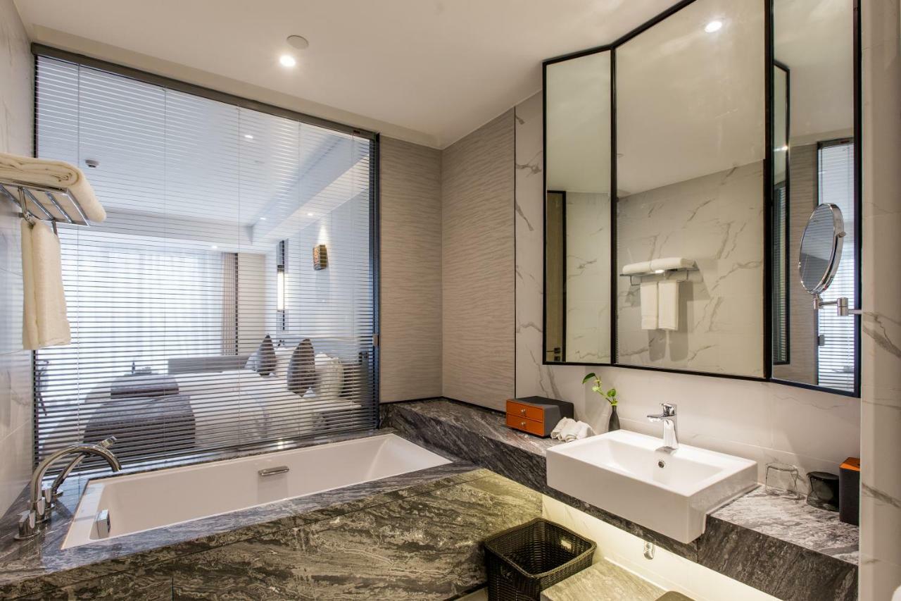Howard Johnson By Wyndham Life Zhuoyuan Ningbo Esterno foto