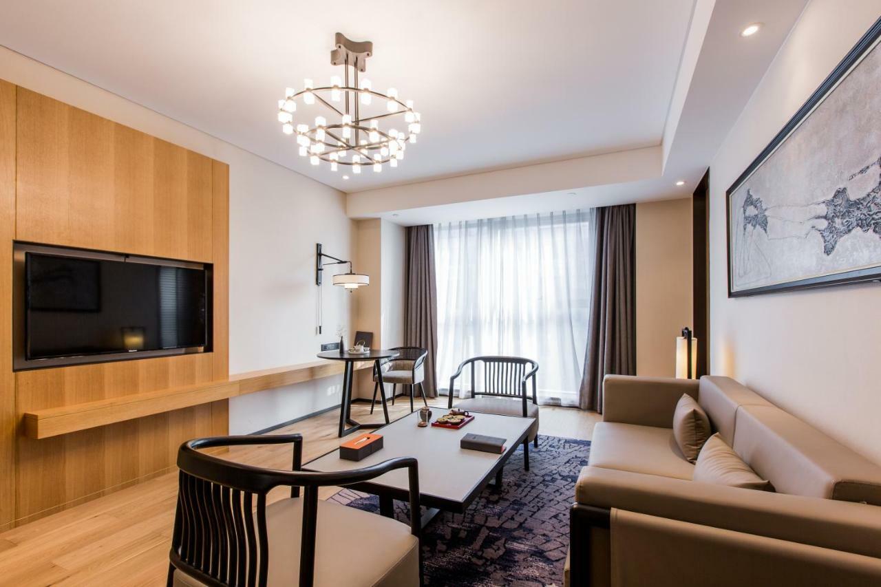 Howard Johnson By Wyndham Life Zhuoyuan Ningbo Esterno foto