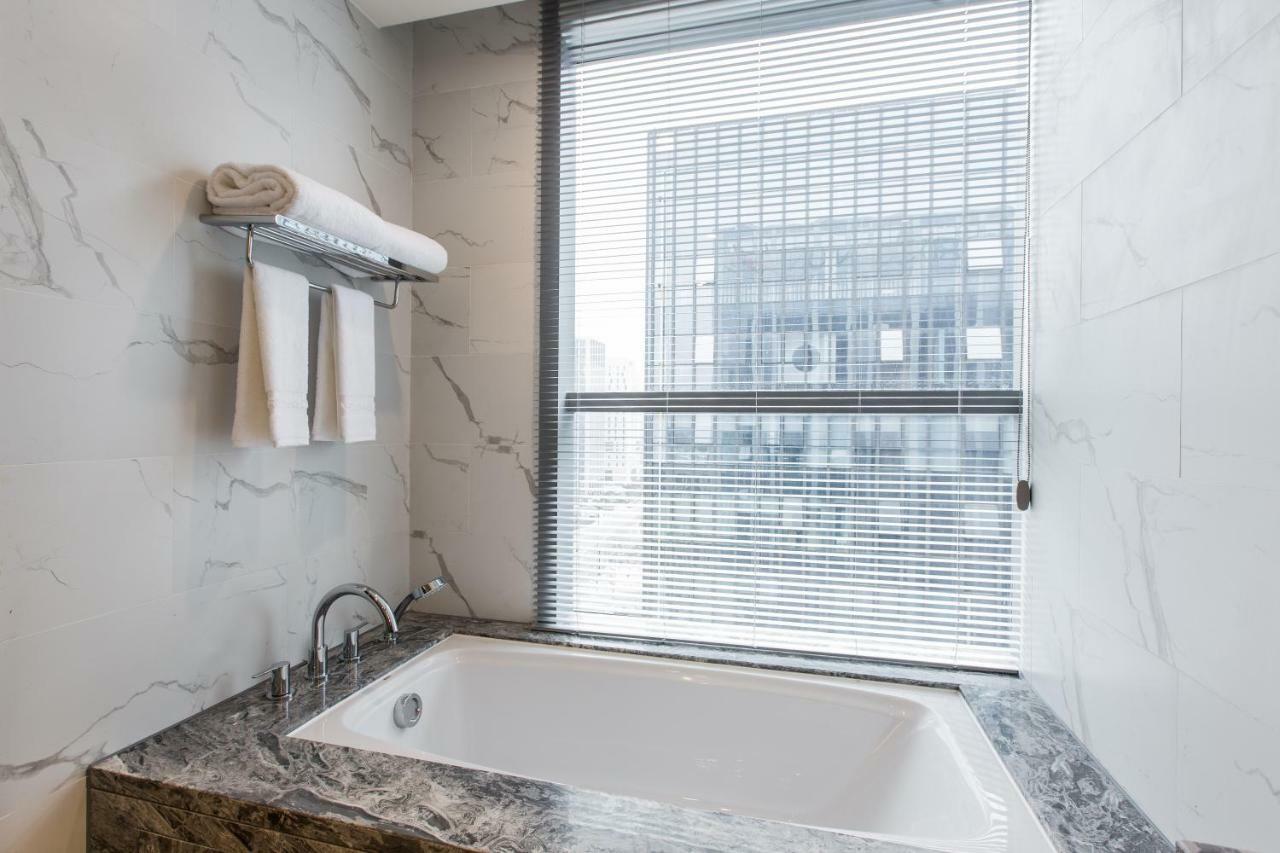 Howard Johnson By Wyndham Life Zhuoyuan Ningbo Esterno foto