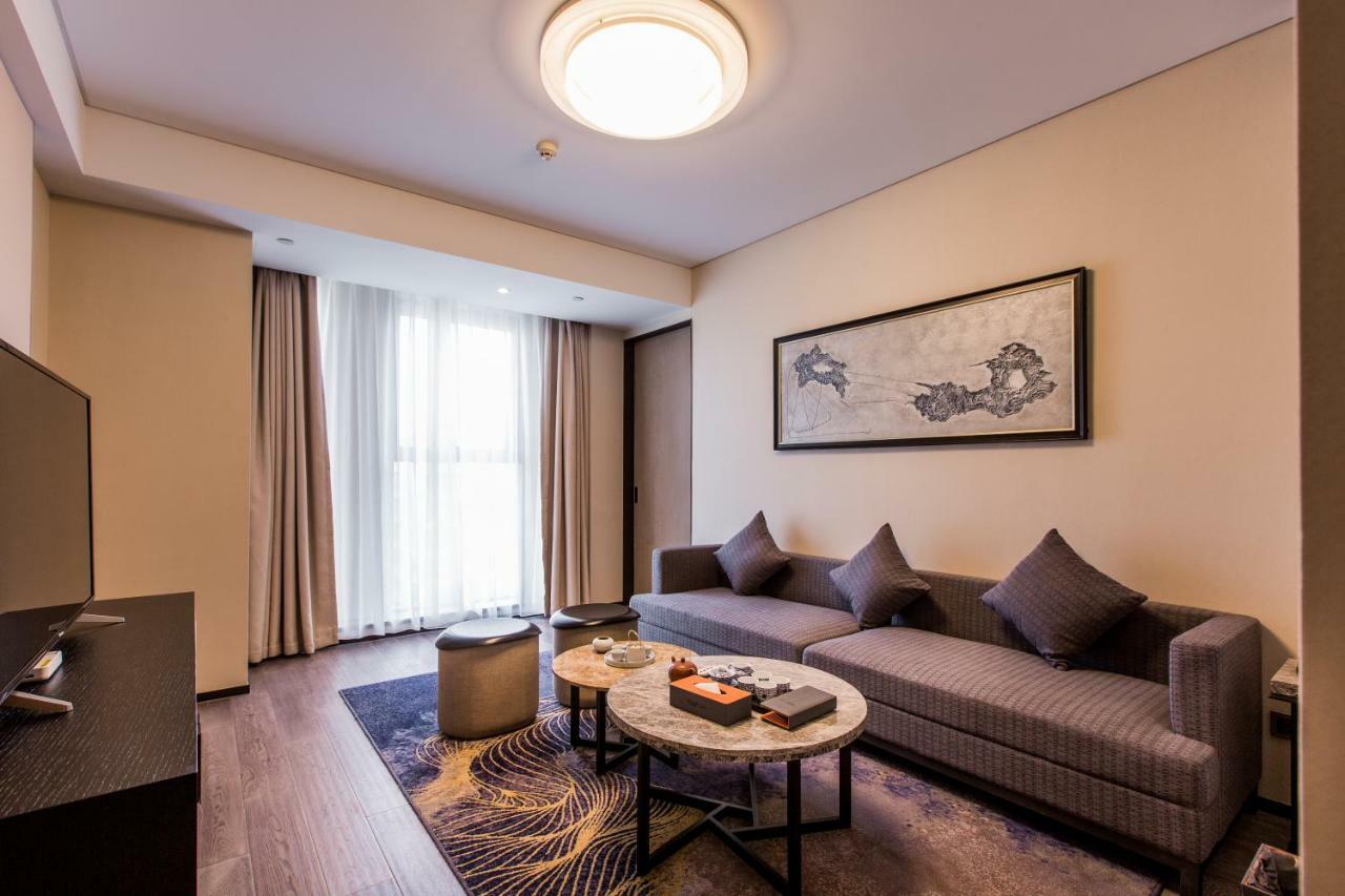 Howard Johnson By Wyndham Life Zhuoyuan Ningbo Esterno foto