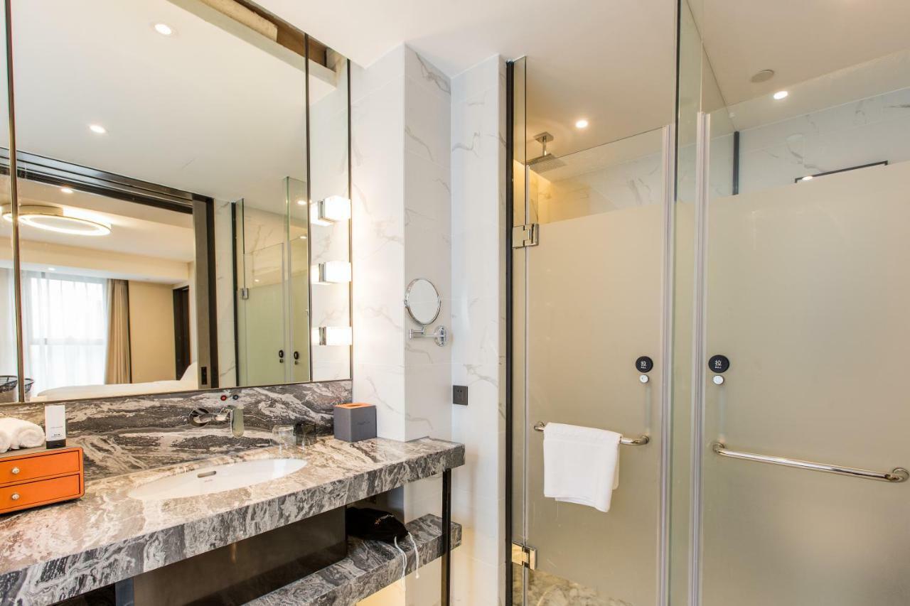 Howard Johnson By Wyndham Life Zhuoyuan Ningbo Esterno foto