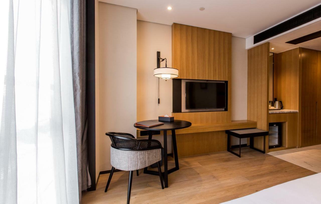 Howard Johnson By Wyndham Life Zhuoyuan Ningbo Esterno foto