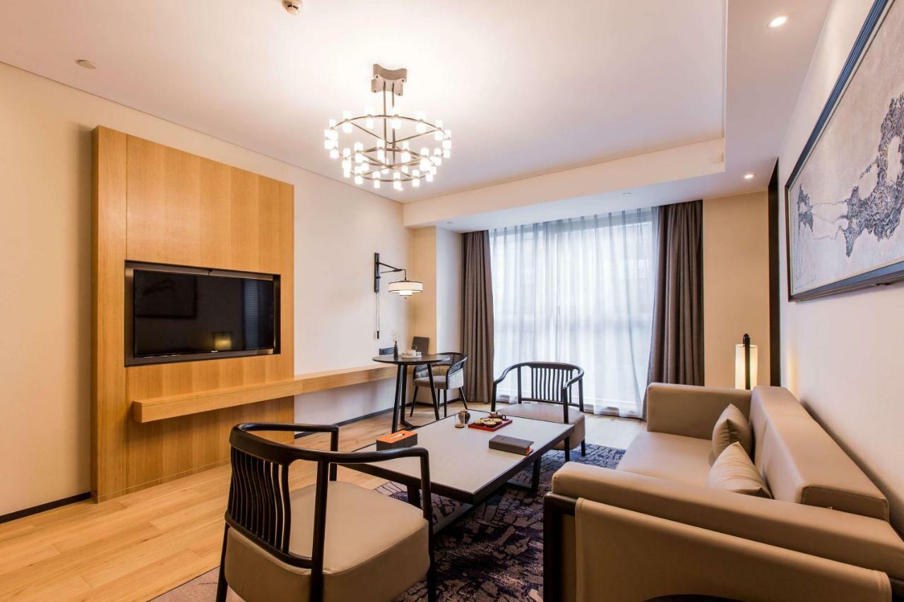 Howard Johnson By Wyndham Life Zhuoyuan Ningbo Esterno foto