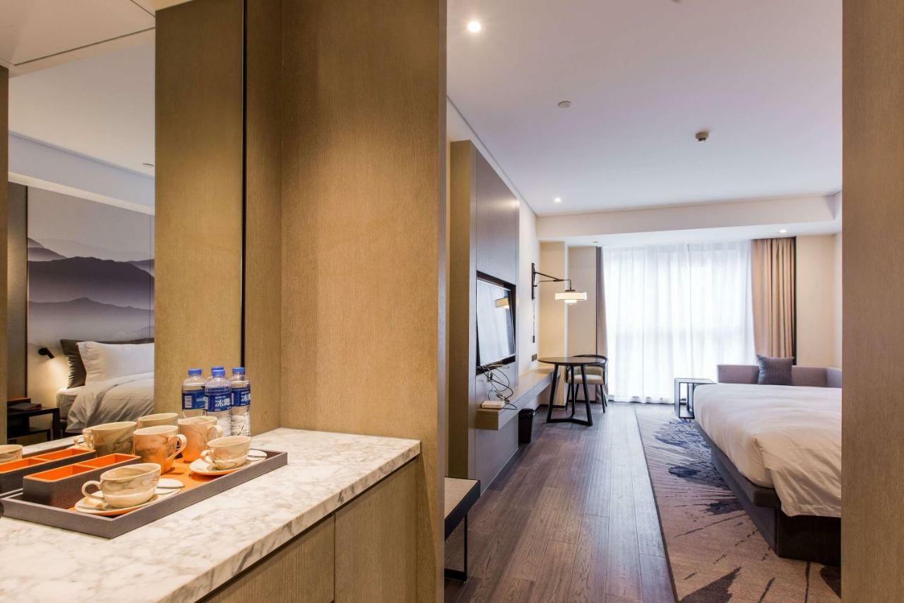 Howard Johnson By Wyndham Life Zhuoyuan Ningbo Esterno foto